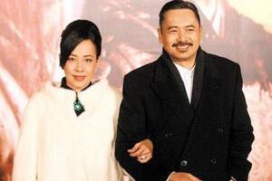 周润发老婆是谁，陈荟莲(两人恩爱百般却29年没孩子)