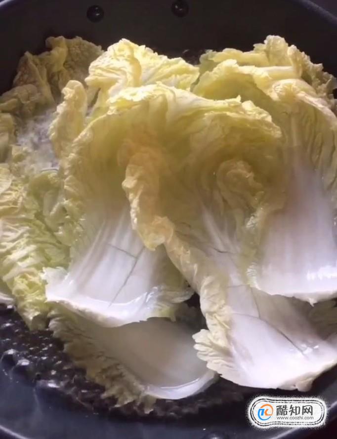 收肉白菜卷的制作方法