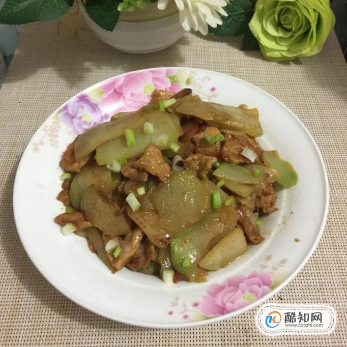 如何做菜头炒肉？