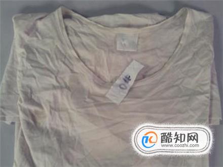 白色衣服发黄怎么洗白？