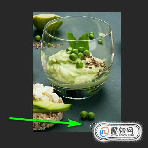 怎样在photoshop中消除画面的多余东西