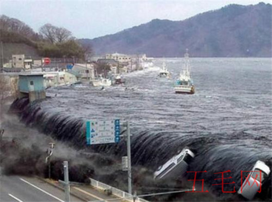 世界上最可怕的海啸，超恐怖海浪造成几十万人死亡