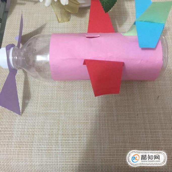 宝宝幼儿园手工制作之飞机模型储蓄罐