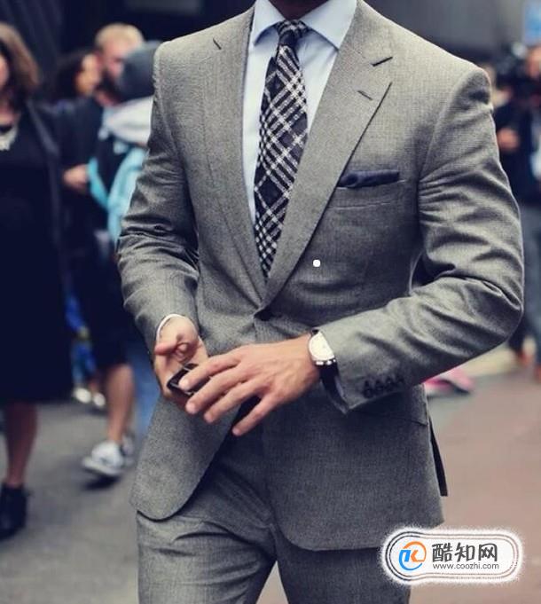 定做西服时选择什么样的面料好？