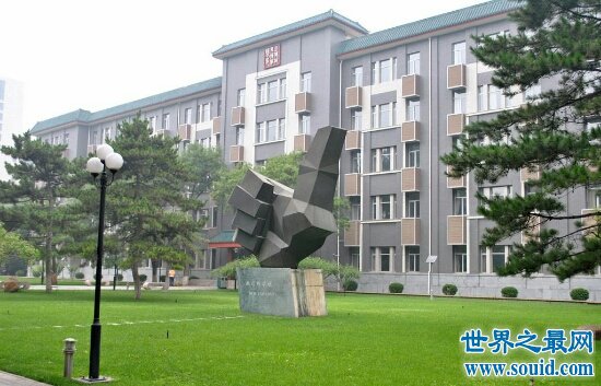 盘点中国前十名大学 北大排第一有争议