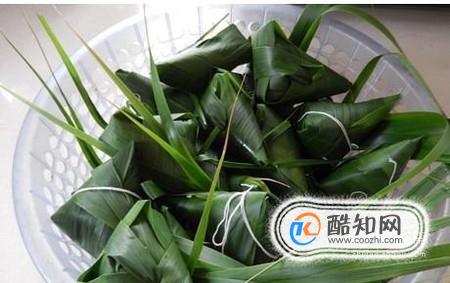 如何包鲜肉三角粽子