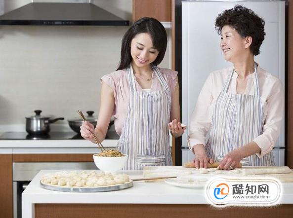 女生第一次到公婆家去应该帮忙做饭吗？