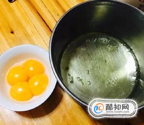 如何用最简易的材料做蒸蛋糕？