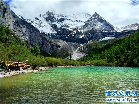 稻城亚丁机场怎么样，旅游胜地稻城亚丁为什么不能坐飞机