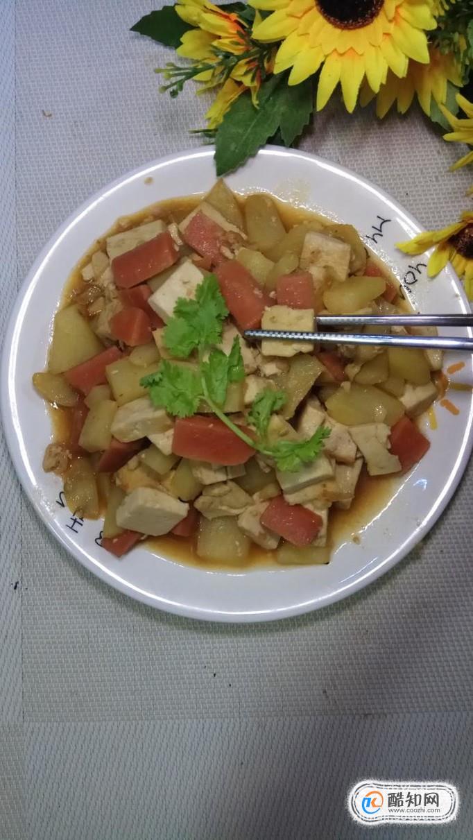 怎样做美味的豆腐土豆炒火腿？