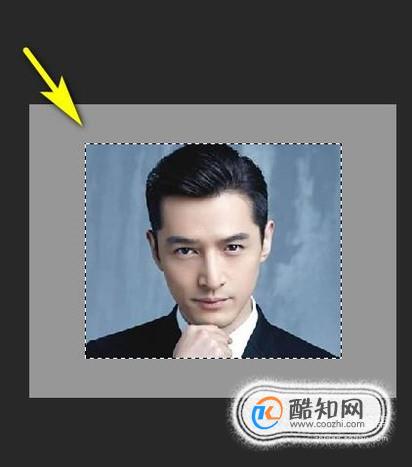如何用ps给图片添加白边