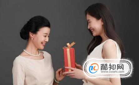 给妈妈买什么礼物？