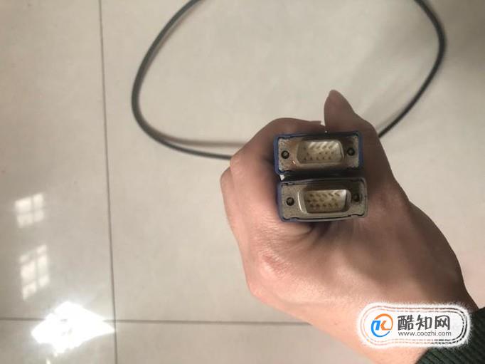 怎样让将台式机显示器联接到笔记本上？