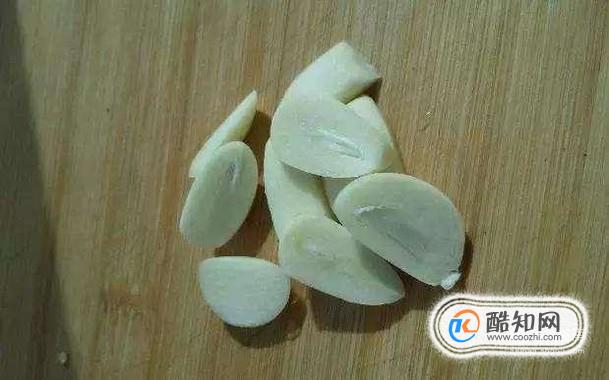 教你如何用大蒜钓鱼，鱼获翻倍让你满载而归