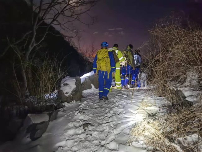 “快吓死我了”！男子爬野山被野猪跟踪紧急求助