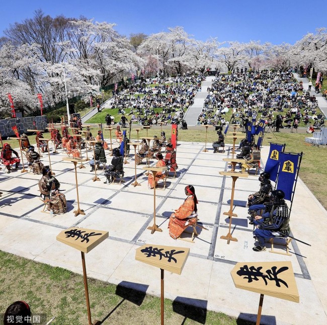 日*举行“人体将棋”赛 重现古代战争场面